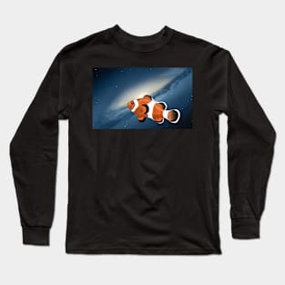 Un pesce pagliaccio nell'universo Long Sleeve T-Shirt